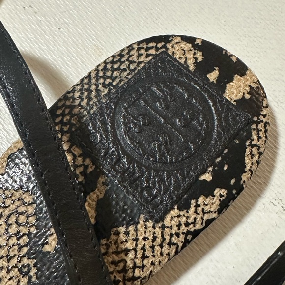 Tory Burch T-Bar Flat Sandals Snakeskin Print/Black Size 9 EUC - Picture 7 of 10